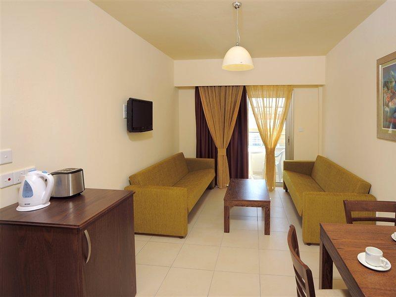 Apartmanhotel Euronapa 3*
